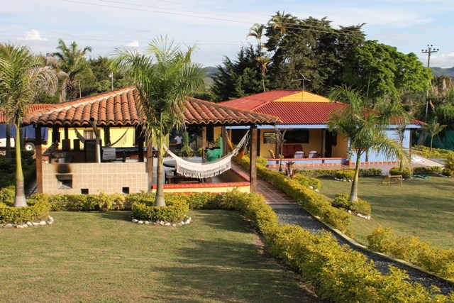 Alquiler de Fincas en el Lago Calima, Darién Colombia