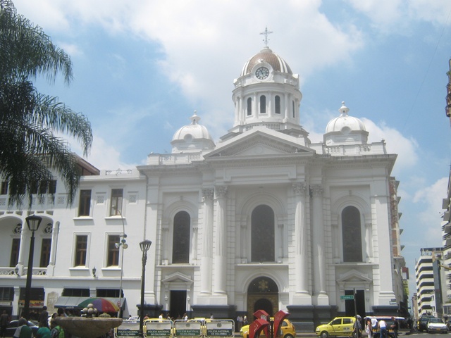 Catedral De San Pedro en Cali, Colombia